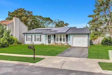 23 Sextant Dr, Barnegat, NJ 08005