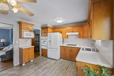 Kitchen - 34 Drexel Dr, Jackson, NJ 08527 photo 2 of 4