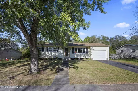 34 Drexel Dr, Jackson, NJ 08527