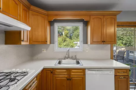 Kitchen - 34 Drexel Dr, Jackson, NJ 08527 photo 3 of 4