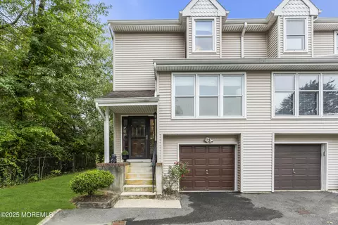 31 Mulberry Ct #A, Brielle, NJ 08730
