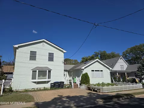 1024 17th Ave, Wall, NJ 07719