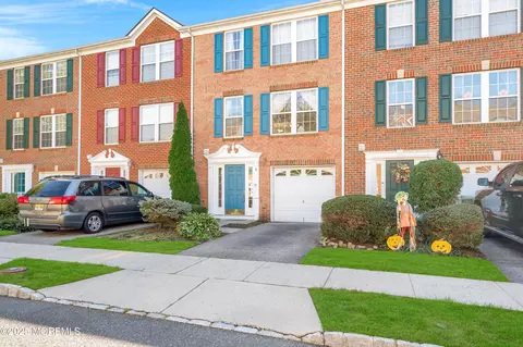 8 Abby Rd, Farmingdale, NJ 07727