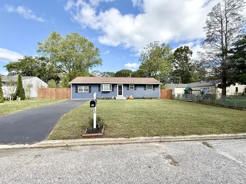 33 Anchorage Blvd, Bayville, NJ 08721