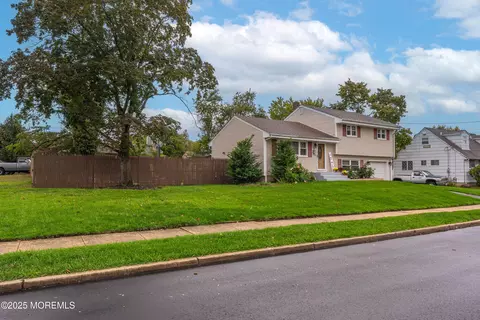 23 Pine Ave, Old Bridge, NJ 08857