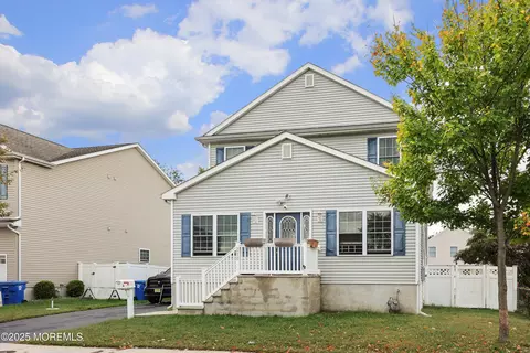 280 Linden Ave, Middletown, NJ 07748