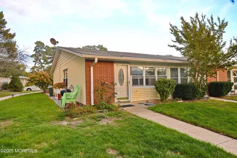 652 Plymouth Dr # A, Lakewood, NJ 08701