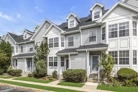 408 Blossom Cir, Dayton, NJ 08810