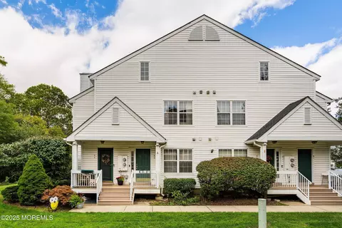 64 Des Moines Ct, Tinton Falls, NJ 07712