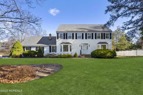 4 Westminster Dr, Annandale, NJ 08801