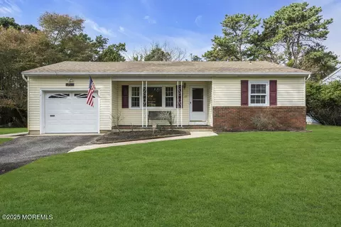 22 York St, Toms River, NJ 08757