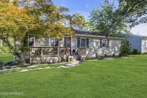 312 Beechmont St, Toms River, NJ 08757