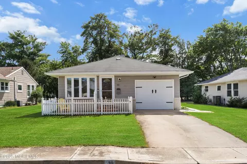 10 Kinsale St, Toms River, NJ 08757
