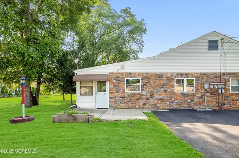 5 Chestnut St #C, Toms River, NJ 08757