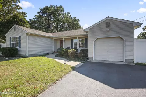 1816 5th Ave, Toms River, NJ 08757