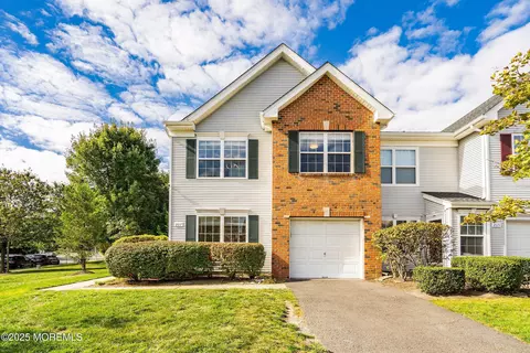 207 Windsong Cir #4, East Brunswick, NJ 08816