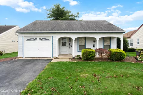 73 Red Hill Rd, Manchester, NJ 08759