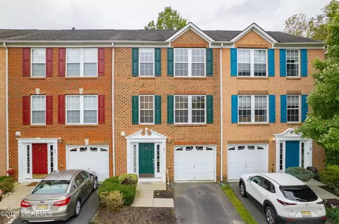 67 Saxton Rd, Farmingdale, NJ 07727