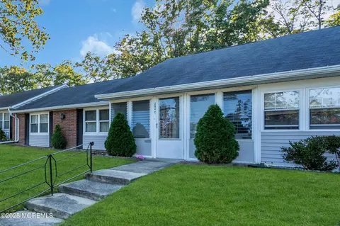 282 Huntington Dr #C, Lakewood, NJ 08701