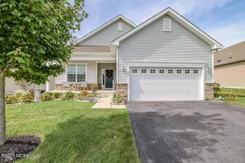 21 Butler Dr, Barnegat, NJ 08005