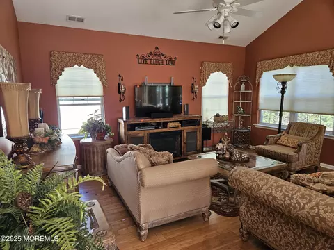 32 Gabriella Cir, Manchester, NJ 08759