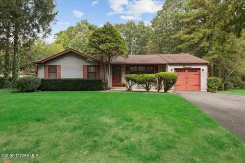 696 Anderson Rd, Jackson, NJ 08527