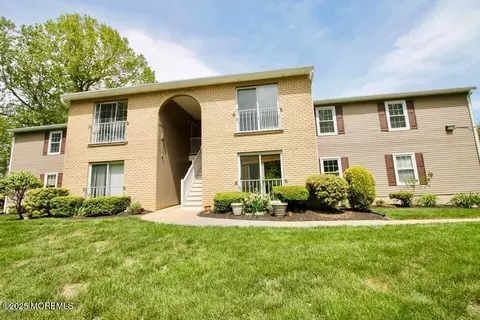512 Harding Rd #6, Freehold, NJ 07728