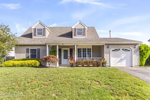 47 Yellowstone Ln, Howell, NJ 07731