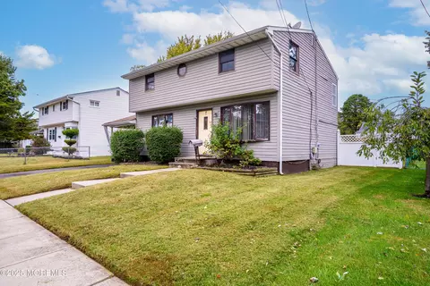 9 Scholer Dr, Union Beach, NJ 07735