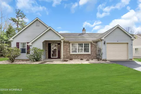 64 Morning Glory Ln, Whiting, NJ 08759