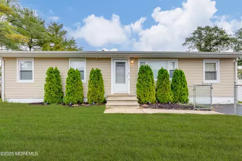 549 Pennsylvania Ave, Brick, NJ 08724