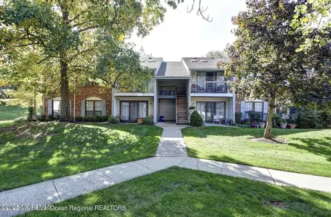 71 Crabapple Ln #266, Franklin Park, NJ 08823