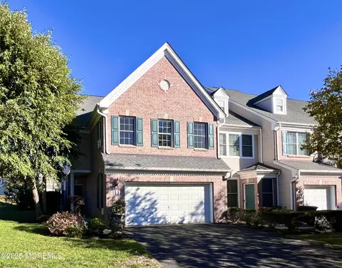 13 Fells Dr, Manalapan, NJ 07726