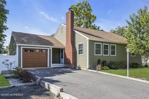 65 Shell St, Beachwood, NJ 08722