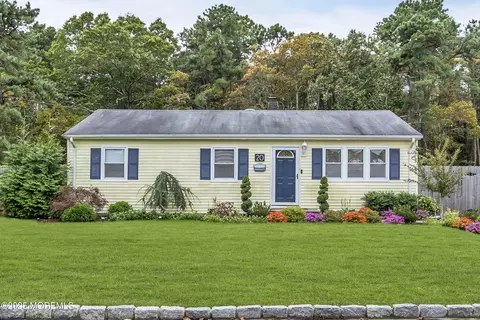 20 Maplewood Dr, Brick, NJ 08723