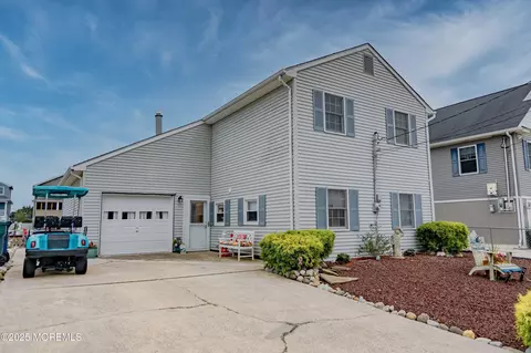 17 S Ensign Dr, Little Egg Harbor, NJ 08087