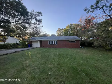 30 Smith Rd, Toms River, NJ 08755
