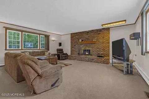 2 Ware Pl, Middletown, NJ 07748 photo 14