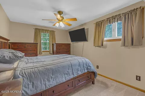 2 Ware Pl, Middletown, NJ 07748 photo 23