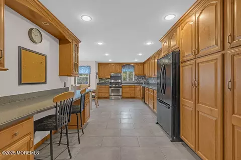 2 Ware Pl, Middletown, NJ 07748 photo 16