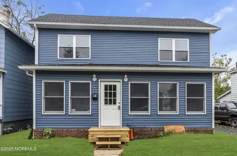 11 Mclean St, Freehold, NJ 07728