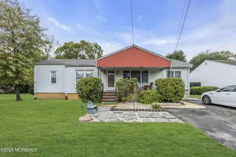 537 Park Ave, Freehold, NJ 07728