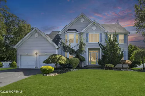 7 Kensington Ct, Jackson, NJ 08527