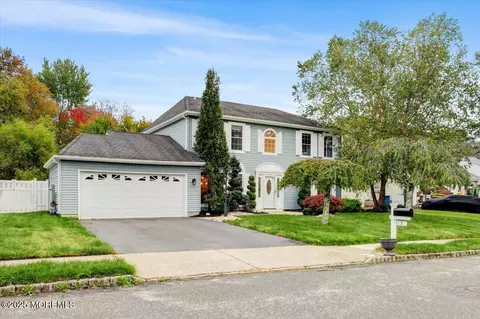 7 Hawk Ct, Howell, NJ 07731 photo 2