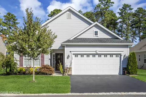 100 Woodside Ln, Whiting, NJ 08759