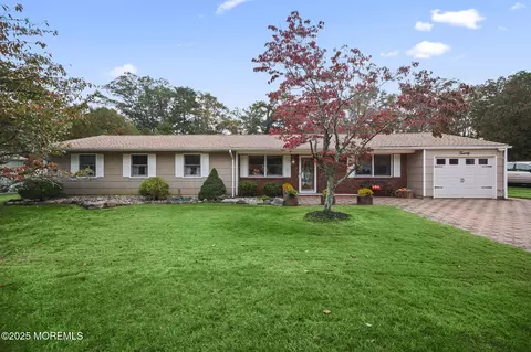 20 W Francis Ave, Morganville, NJ 07751