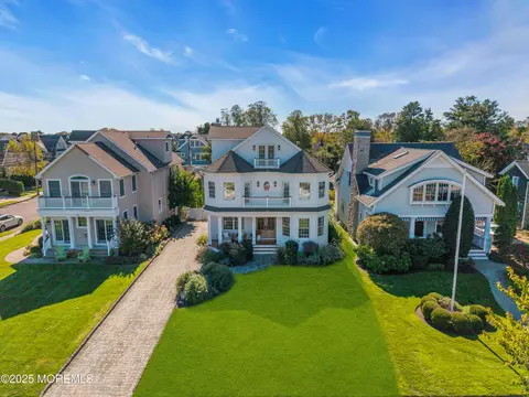 302 Beacon Blvd, Sea Girt, NJ 08750