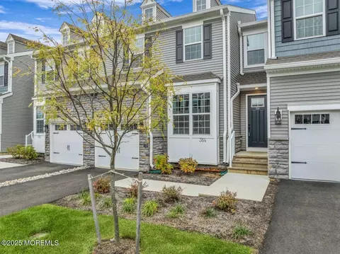 314 Auburn Ter, Manalapan, NJ 07726