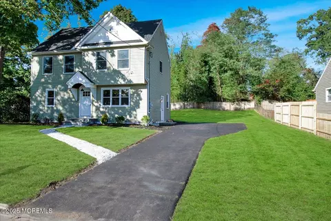 11 Elm Dr, Wall Township, NJ 07753