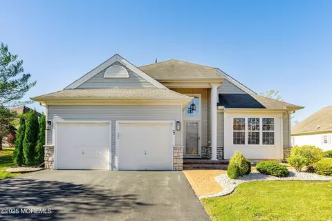 71 Eleanor Rd, Manchester, NJ 08759